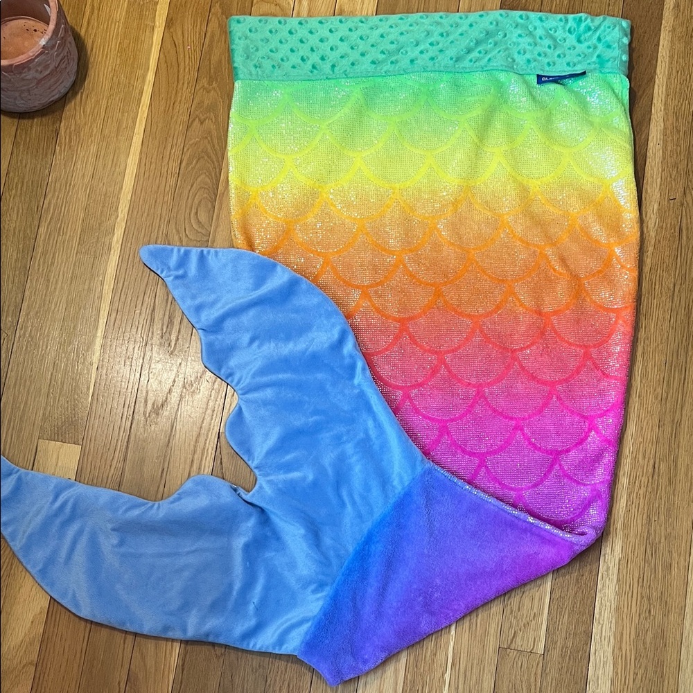 Colorful Mermaid Tail Blanket